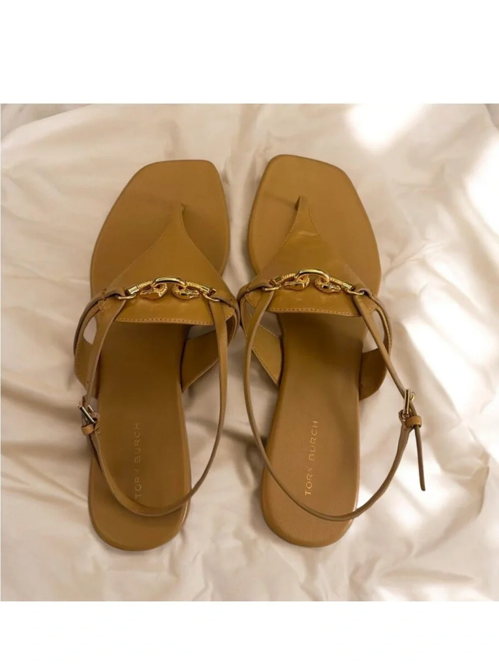 New ~ Tory Burch Tan Sandals W/Gold Chain Embellishment ~ Size 9